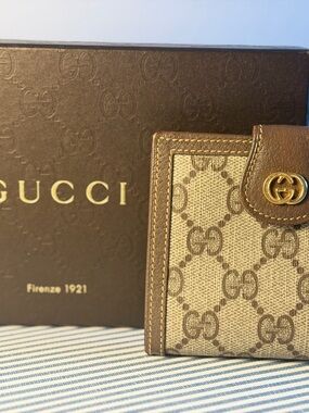 Gucci Brown/Beige GG Canvas Bifold Wallet